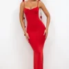 Robe de soirée en jersey moulant Aldona avec détails roses, rouge écarlate Robe de soirée en jersey moulant Aldona avec détails roses, rouge écarlate