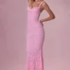 Robe de soirée Lillienne en dentelle à encolure en cœur, rose poudré Robe de soirée Lillienne en dentelle à encolure en cœur, rose poudré