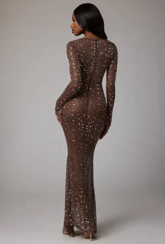 Robe de soirée à manches longues transparente et ornée Isabeau, couleur Deep Cocoa
