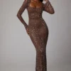 Robe de soirée à manches longues transparente et ornée Isabeau, couleur Deep Cocoa Robe de soirée à manches longues transparente et ornée Isabeau, couleur Deep Cocoa