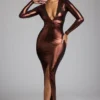 Robe de soirée Safiya à manches longues en jersey métallisé, couleur cuivre bronze Robe de soirée Safiya à manches longues en jersey métallisé, couleur cuivre bronze