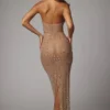 Robe de soirée Soraya à col haut, en maille transparente embellie, couleur amande Robe de soirée Soraya à col haut, en maille transparente embellie, couleur amande