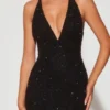 Robe de soirée Verona à encolure plongeante et dos nu, ornée de broderies, en noir Robe de soirée Verona à encolure plongeante et dos nu, ornée de broderies, en noir