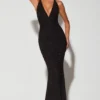 Robe de soirée Verona à encolure plongeante et dos nu, ornée de broderies, en noir Robe de soirée Verona à encolure plongeante et dos nu, ornée de broderies, en noir