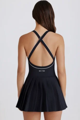Robe de tennis plissée Soft Active à dos croisé, en noir