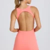Robe de tennis Soft Active à dos nu, couleur corail Robe de tennis Soft Active à dos nu, couleur corail