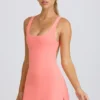 Robe de tennis Soft Active à dos nu, couleur corail Robe de tennis Soft Active à dos nu, couleur corail