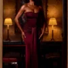 Robe drapée bandeau Aisra en satin rouge vin Robe drapée bandeau Aisra en satin rouge vin