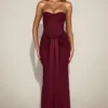 Robe drapée bandeau Aisra en satin rouge vin Robe drapée bandeau Aisra en satin rouge vin