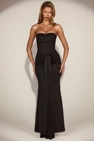 Robe drapée bandeau en satin Aisra avec effet peekaboo, couleur noire