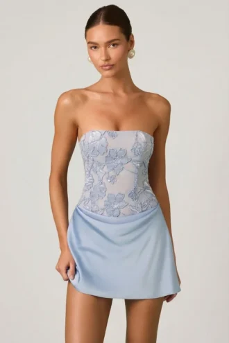 Robe drapée sans bretelles à volants Eden, bleu ciel