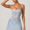 Robe drapée sans bretelles à volants Eden, bleu ciel Robe drapée sans bretelles à volants Eden, bleu ciel