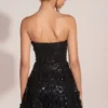 Robe Edita à encolure en cœur et appliqués décoratifs, en noir Robe Edita à encolure en cœur et appliqués décoratifs, en noir