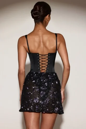 Robe Eira à corset en satin et jupe ornée, en noir et violet