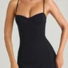 Robe Emmy en modal à encolure en cœur et coupe trapèze, couleur noire Robe Emmy en modal à encolure en cœur et coupe trapèze, couleur noire