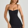 Robe Emmy en modal à encolure en cœur et coupe trapèze, couleur noire Robe Emmy en modal à encolure en cœur et coupe trapèze, couleur noire