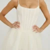 Robe Eugenie à corset orné et jupe en tulle, couleur blanche Robe Eugenie à corset orné et jupe en tulle, couleur blanche
