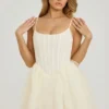 Robe Eugenie à corset orné et jupe en tulle, couleur blanche Robe Eugenie à corset orné et jupe en tulle, couleur blanche