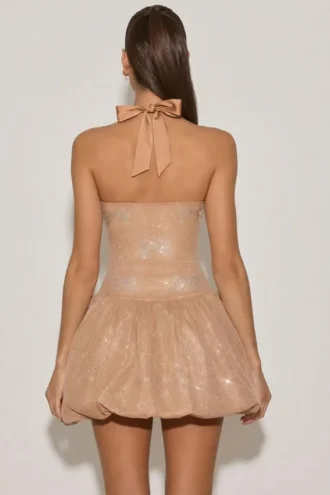Robe Felicity à encolure dos nu et ourlet bouffant, couleur amande