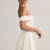 Robe Jaida en modal, à épaules dénudées et coupe trapèze, en blanc Robe Jaida en modal, à épaules dénudées et coupe trapèze, en blanc