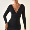 Robe Jessa en modal froncé, décolleté plongeant et coupe trapèze, couleur noire Robe Jessa en modal froncé, décolleté plongeant et coupe trapèze, couleur noire