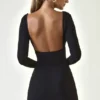 Robe Jessa en modal froncé, décolleté plongeant et coupe trapèze, couleur noire Robe Jessa en modal froncé, décolleté plongeant et coupe trapèze, couleur noire
