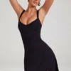 Robe Jolie à encolure en cœur, couleur noire Robe Jolie à encolure en cœur, couleur noire