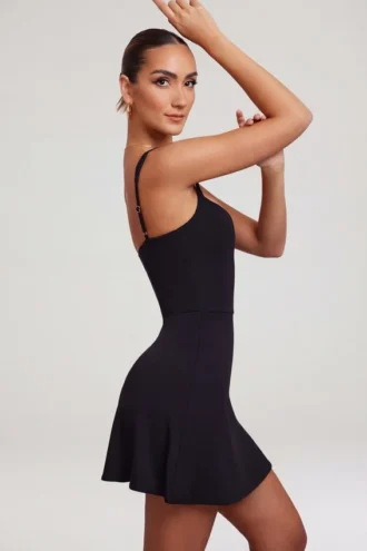 Robe Jolie à encolure en cœur, couleur noire