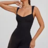 Robe Jolie à encolure en cœur, couleur noire Robe Jolie à encolure en cœur, couleur noire