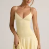 Robe Kelbie en modal froncé, coupe trapèze, couleur jaune crème Robe Kelbie en modal froncé, coupe trapèze, couleur jaune crème