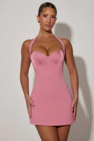Robe Lenore à encolure dos nu et coupe trapèze avec détail en forme de cœur, couleur rose poudré