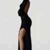 Robe Leonie à dos nu orné de paillettes, en noir Robe Leonie à dos nu orné de paillettes, en noir