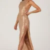 Robe longue Alyssia ornée de paillettes dorées Robe longue Alyssia ornée de paillettes dorées