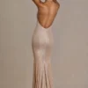 Robe longue asymétrique à décolleté plongeant et dos nu Ameline Premium, or beige Robe longue asymétrique à décolleté plongeant et dos nu Ameline Premium, or beige