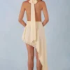 Robe longue asymétrique à dos nu Mariselle, imprimé fleurs jaunes Robe longue asymétrique à dos nu Mariselle, imprimé fleurs jaunes