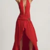 Robe longue asymétrique à dos nu Oliana en rouge piment Robe longue asymétrique à dos nu Oliana en rouge piment