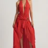 Robe longue asymétrique à dos nu Oliana en rouge piment Robe longue asymétrique à dos nu Oliana en rouge piment