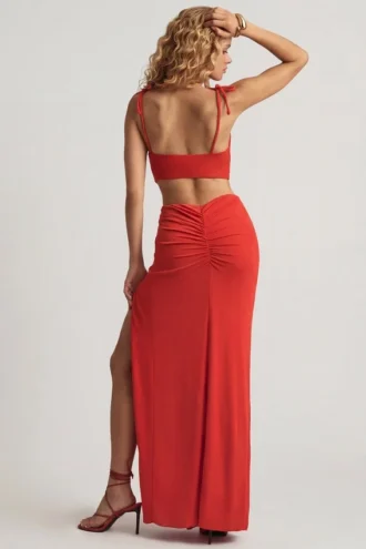 Robe longue asymétrique Imara en jersey texturé, rouge piment