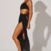 Robe longue asymétrique Ishtar en noir Robe longue asymétrique Ishtar en noir
