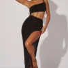 Robe longue asymétrique Ishtar en noir Robe longue asymétrique Ishtar en noir
