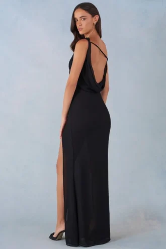 Robe longue asymétrique Nivara en noir