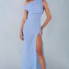 Robe longue asymétrique Nivara à imprimé pois bleus Robe longue asymétrique Nivara à imprimé pois bleus