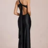 Robe longue asymétrique à nouer dans le dos Adelina, en noir Robe longue asymétrique à nouer dans le dos Adelina, en noir
