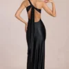 Robe longue asymétrique à nouer dans le dos Adelina, en noir Robe longue asymétrique à nouer dans le dos Adelina, en noir