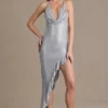 Robe longue asymétrique plongeante ornée Vivienne Premium, couleur argent Robe longue asymétrique plongeante ornée Vivienne Premium, couleur argent