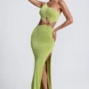 Robe longue asymétrique Rosalia avec détails métalliques, vert olive Robe longue asymétrique Rosalia avec détails métalliques, vert olive