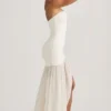 Robe longue asymétrique sans bretelles Melina, couleur ivoire Robe longue asymétrique sans bretelles Melina, couleur ivoire