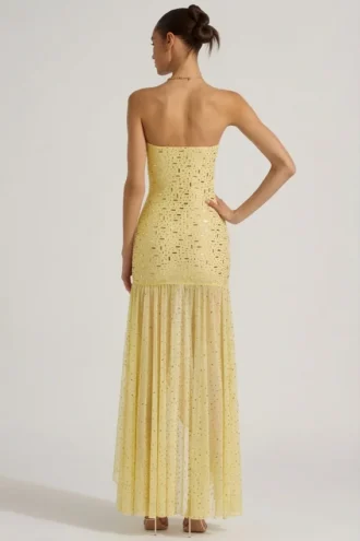 Robe longue asymétrique semi-transparente ornée Kerra, couleur jaune