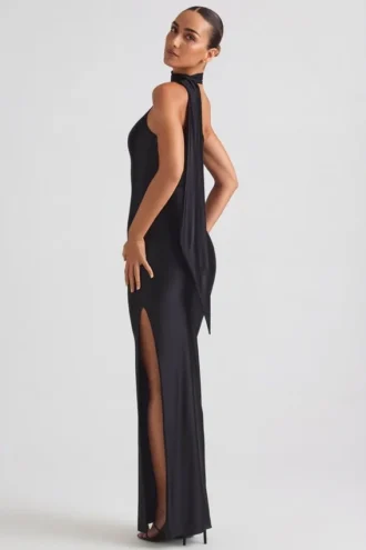 Robe longue asymétrique Sheril avec détail foulard, en noir