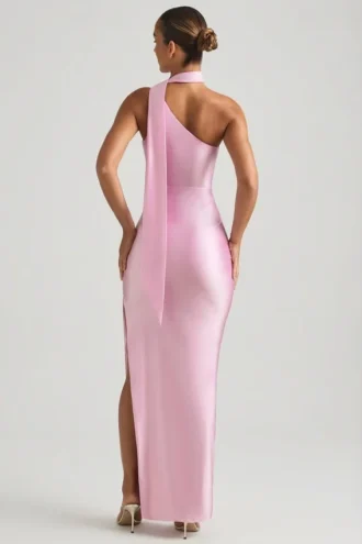 Robe longue asymétrique Sheril avec détail foulard, rose pâle
